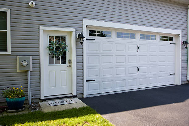 24/7 Emergency Garage Door Panel Replacement experts in Elmore, OH